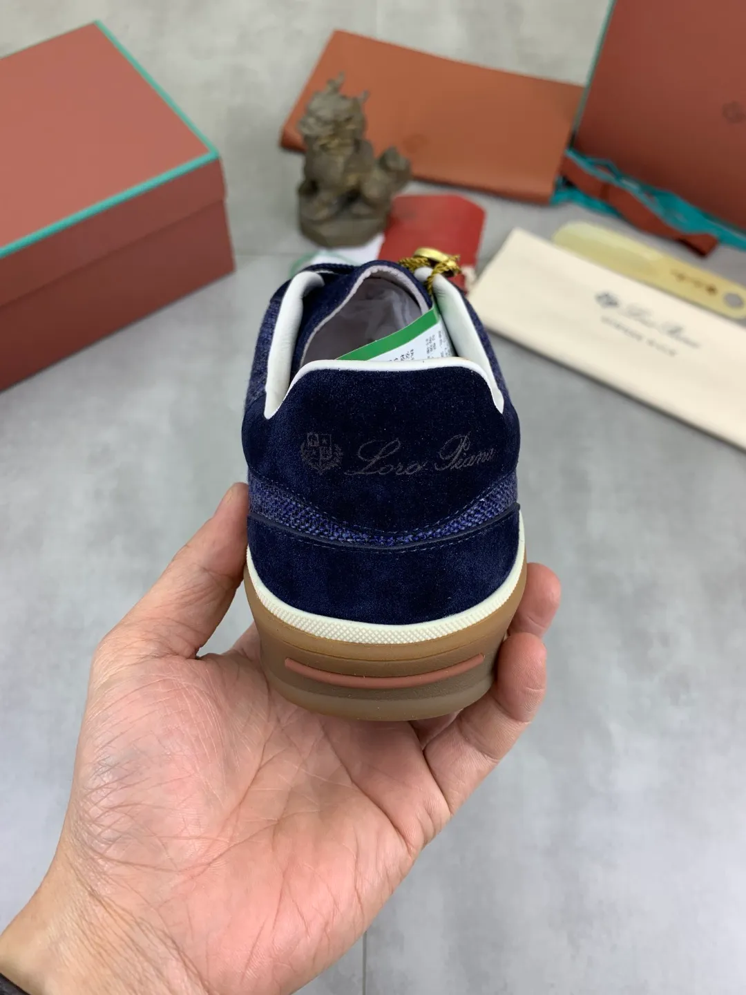 Men's Men's Shoes 💰P560 New Style 💰 The latest casual shoes Loro Piana 💯 Top grade 💯 Buy the original copy 💯 Founded the existing Loro Piana company on April 24, 1924. It is now the sixth generation of family business, providing the best quality products to customers who are discerning about taste and quality. Imported original fly woven fabrics with cowhide fabrics, plain calfskin lining, hand-stitched threads with cowhide feet, original packaging, high-end outsole, size: 38-45 (custom-made for 46), 7️⃣ colors available